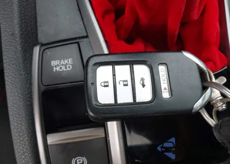 2018 Honda Civic Si z USA, uszkodzony, nr VIN 2HGFC1E57JH705212